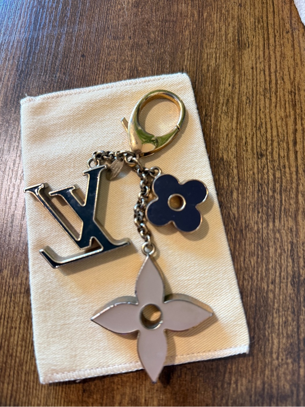 Louis Vuitton Fleur de Monogram Women’s Bag Charm & Key Holder Gold